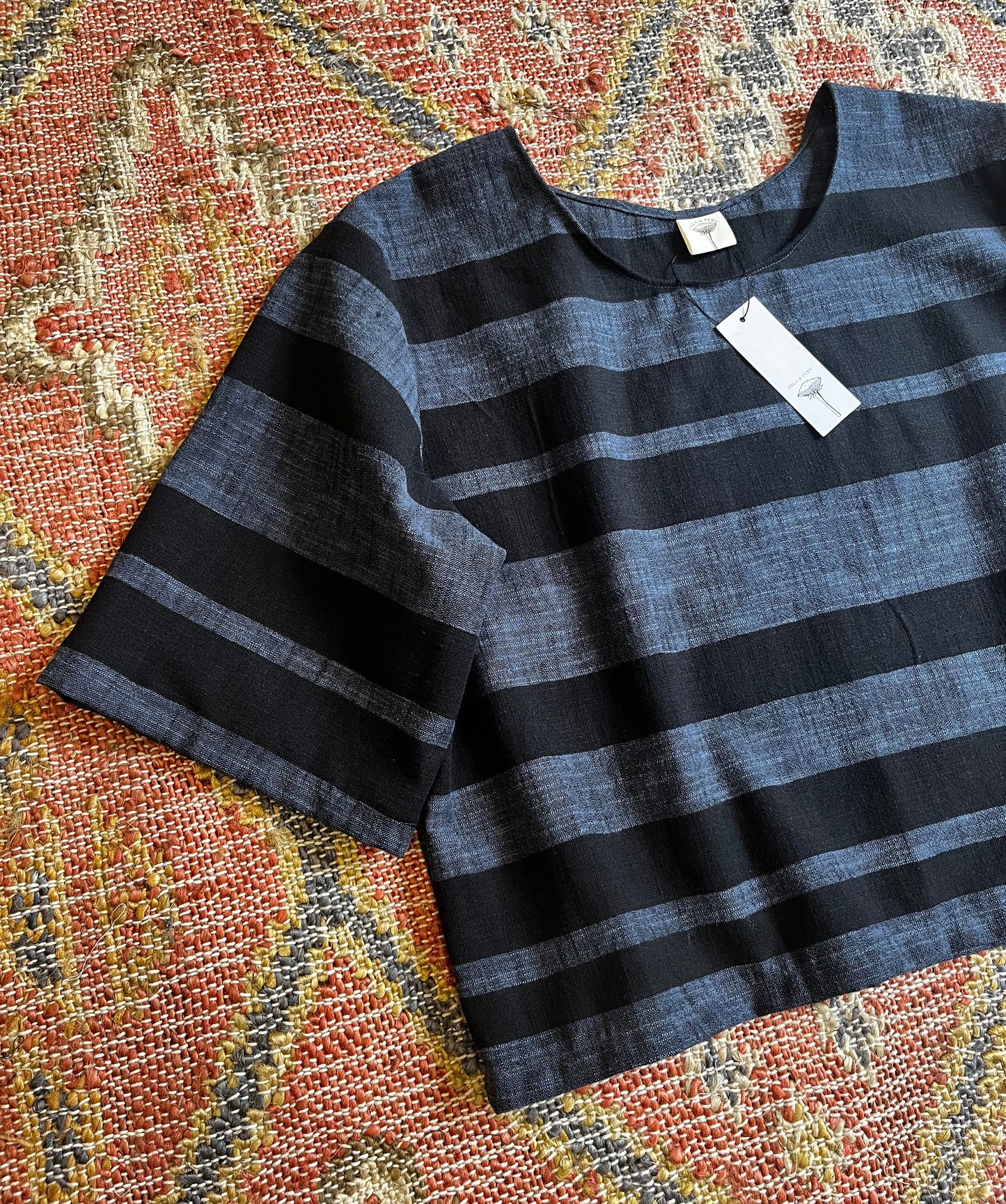 Saffy linen box top - navy stripe