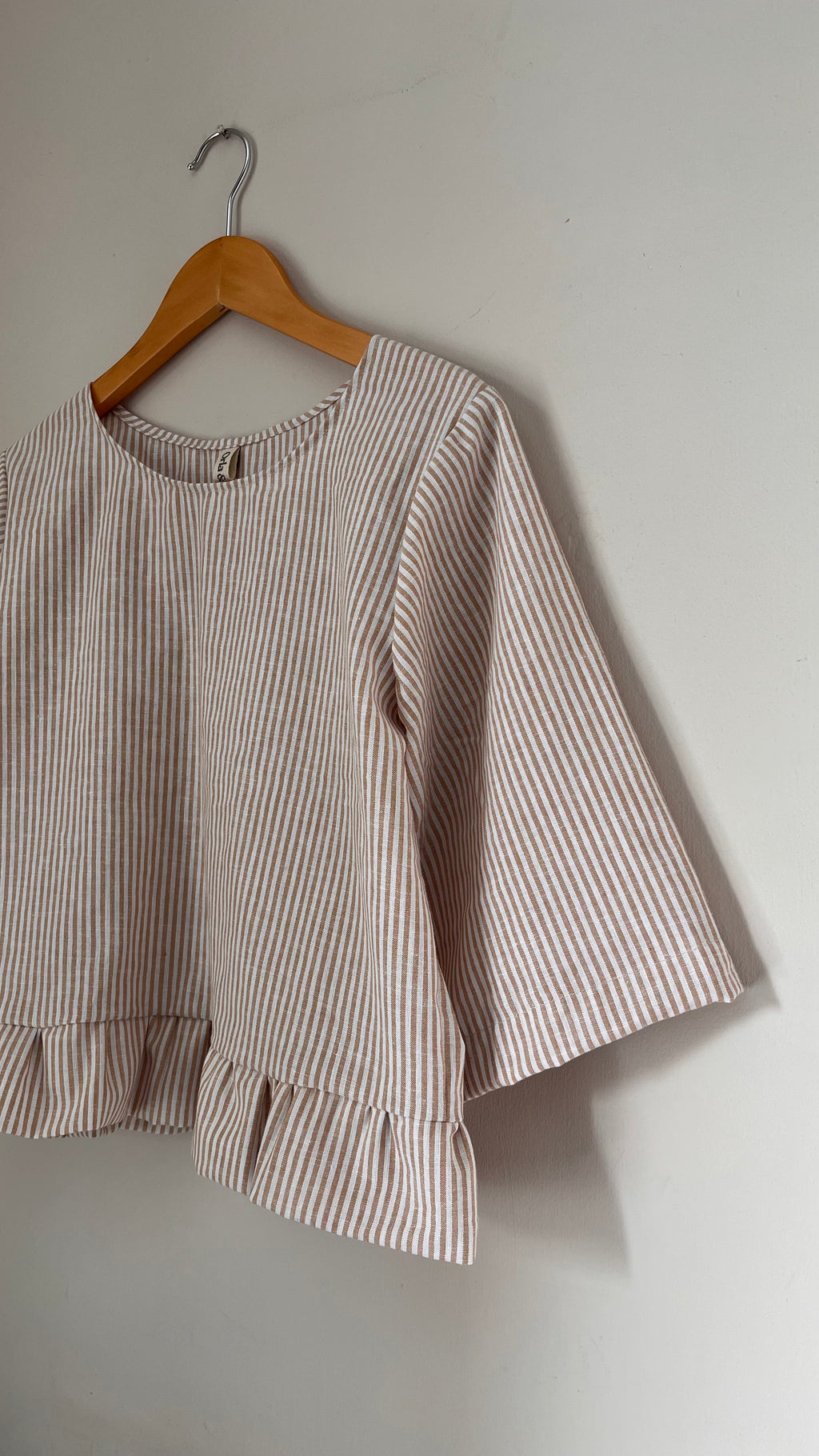 Hetty frill top | peach linen stripe