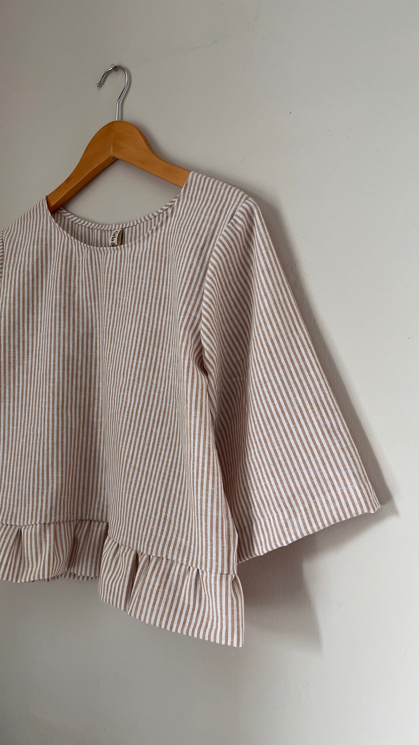 Hetty frill top | peach linen stripe