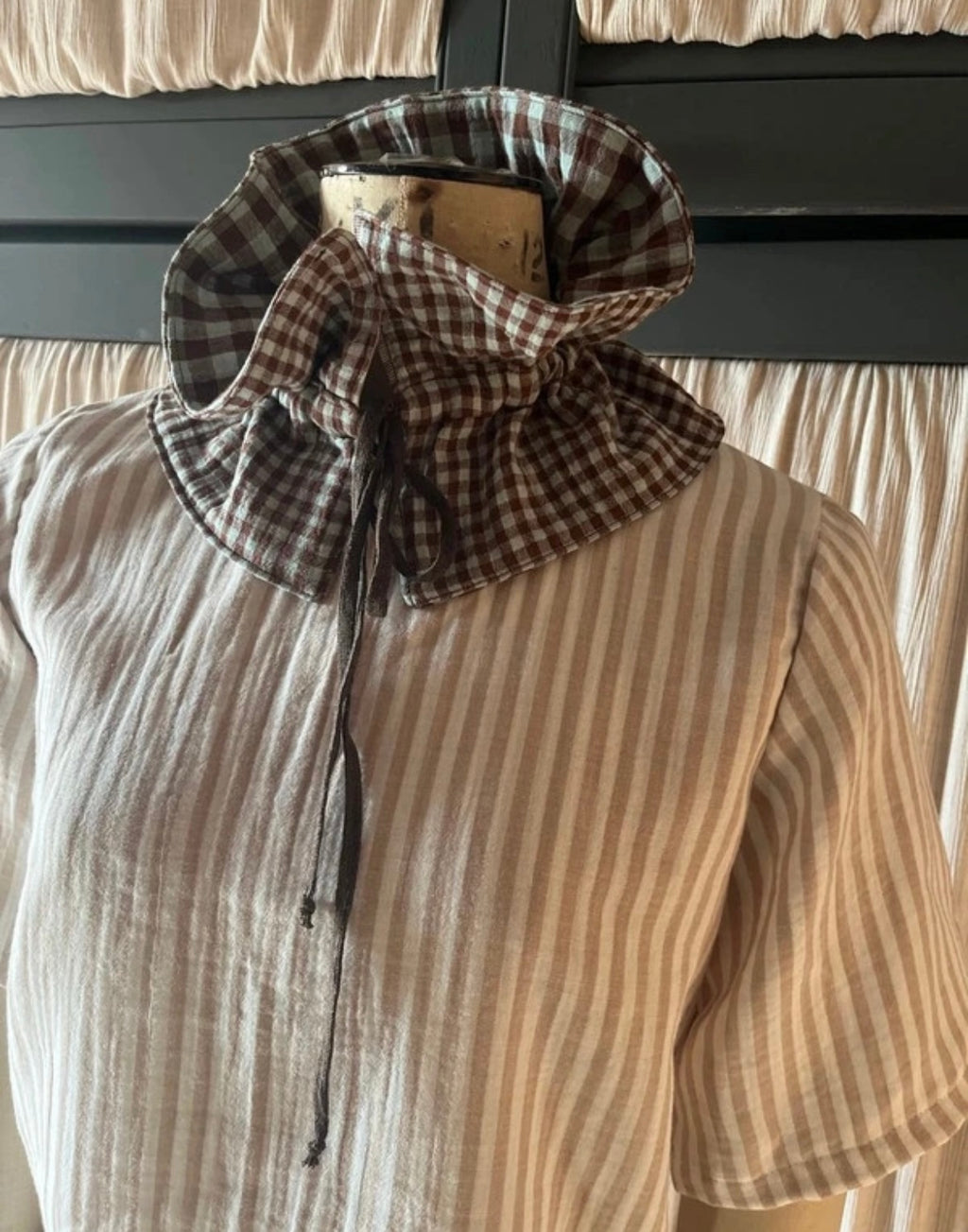 Anouk reversible Turquoise| brown ruffle gingham collar