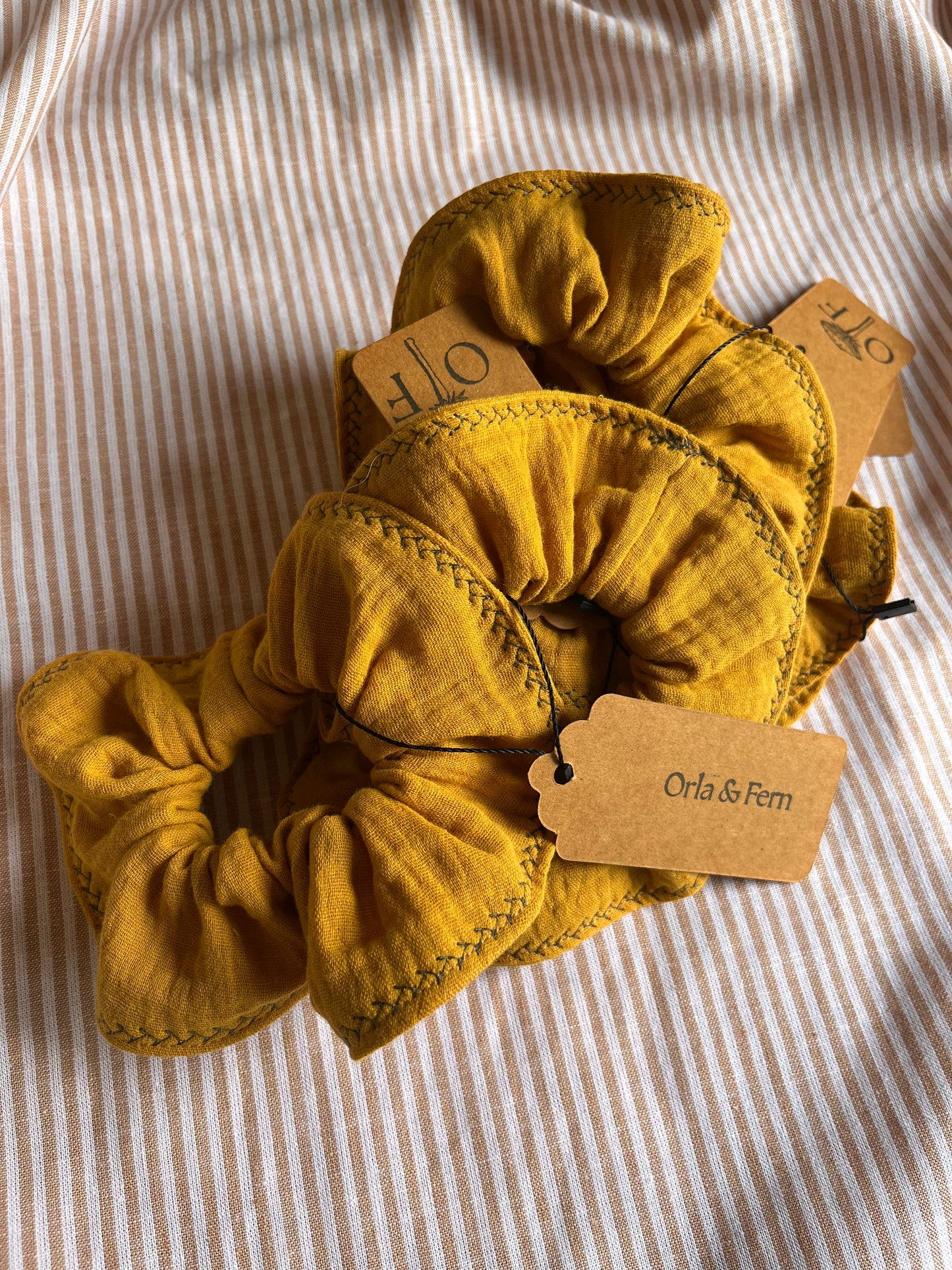 Double gauze cotton scrunchie