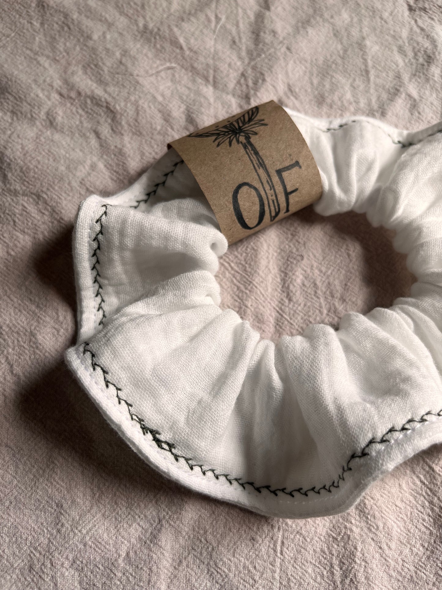 Double gauze cotton scrunchie