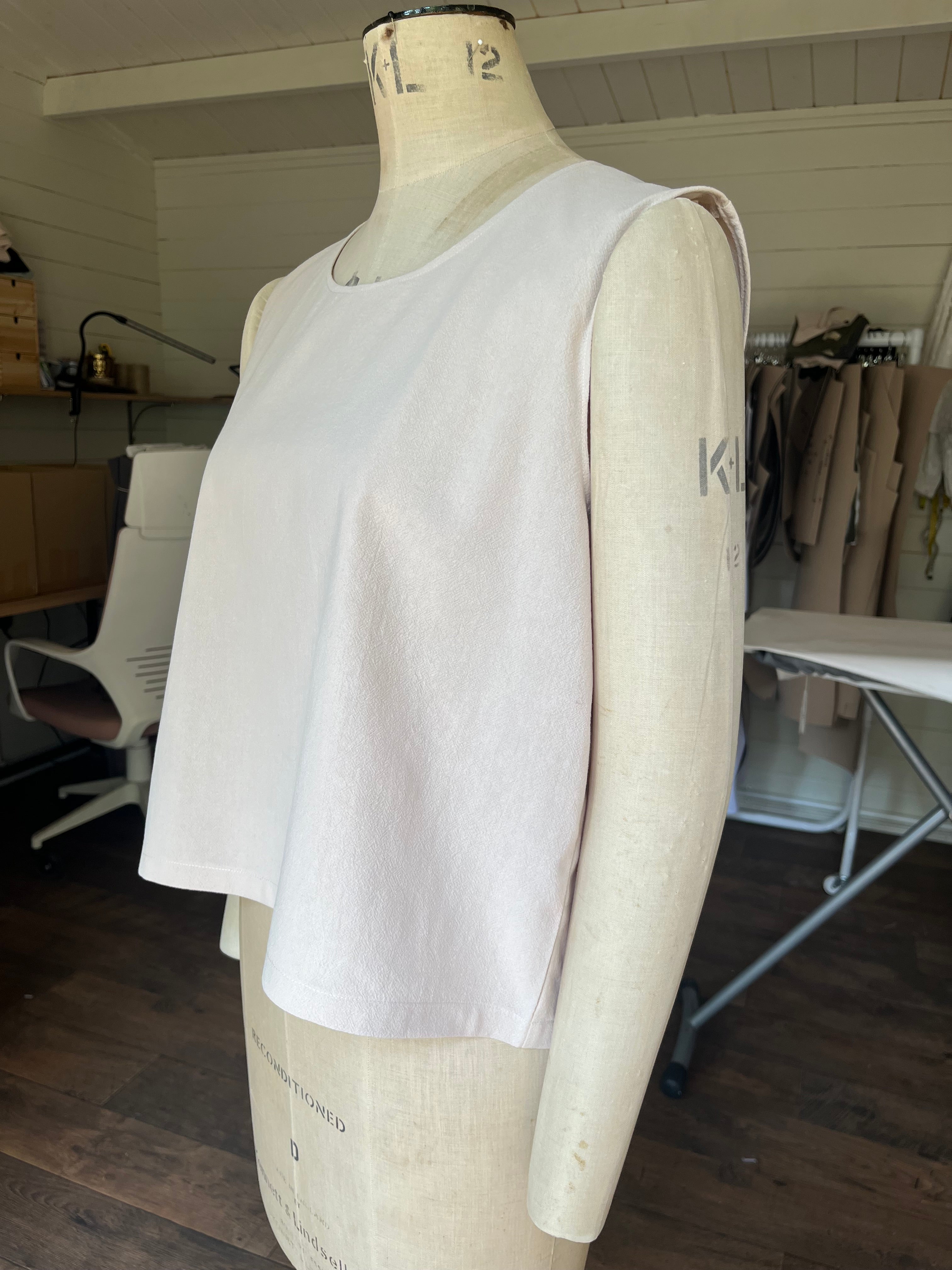 Edie vest top