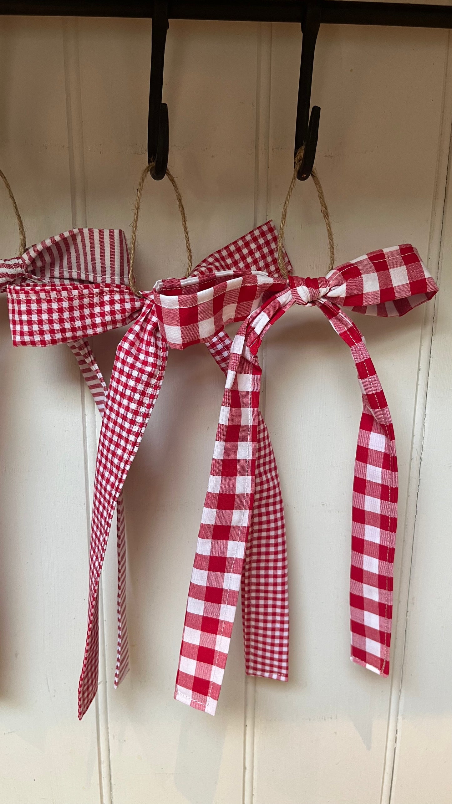 Red Christmas tree bow