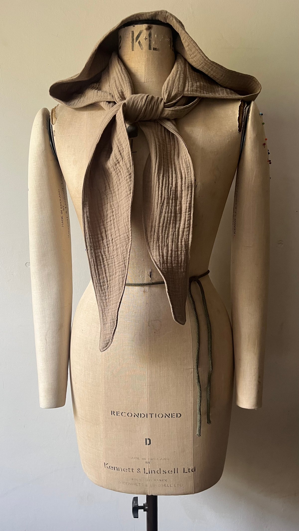 MILA Hooded cotton scarf